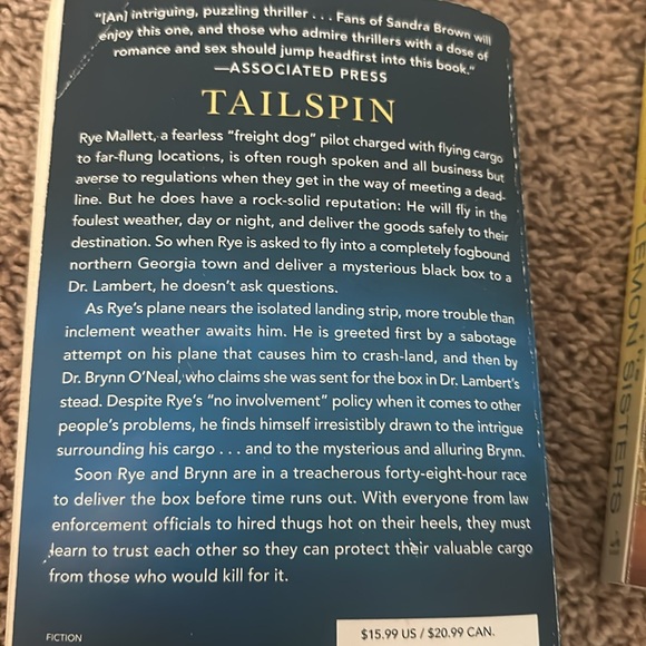 Book Bundle Fiction Authors Lisa Jackson, Jill Shalvis and Sandra Brown. - Picture 2 of 4